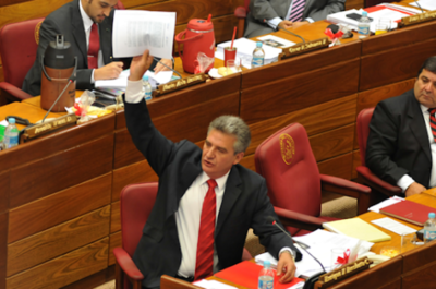 HOY / Bacchetta deja el liderazgo de Añetete en el Senado