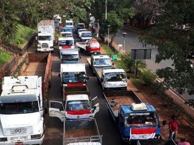 Camioneros pequeños  piden volver a trabajar en el Este