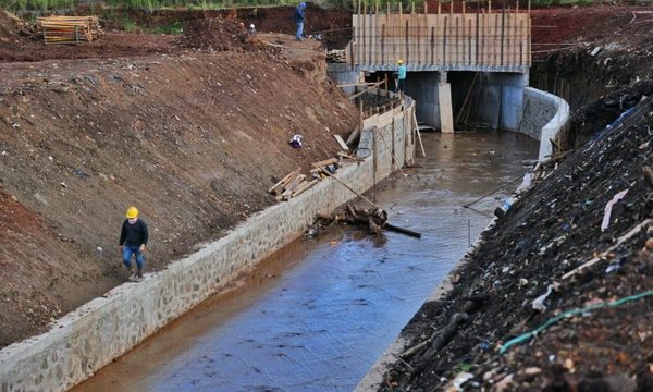 Con sistema de drenaje pretenden solucionar inundación en zona de viaducto del Km. 5,5