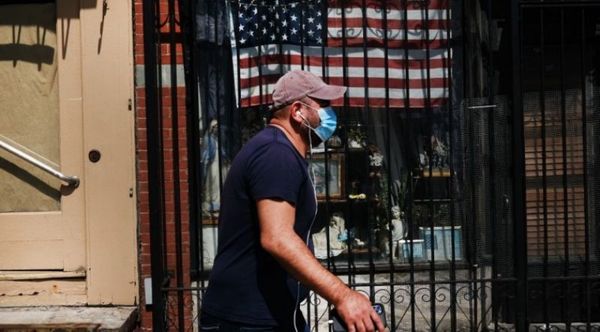 EE.UU. supera los 135.500 muertos y 3,35 millones de contagios de COVID-19