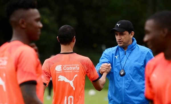 HOY / Tres positivos en el equipo de Aldo Bobadilla