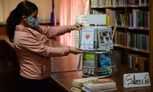 Reciben donación de libros