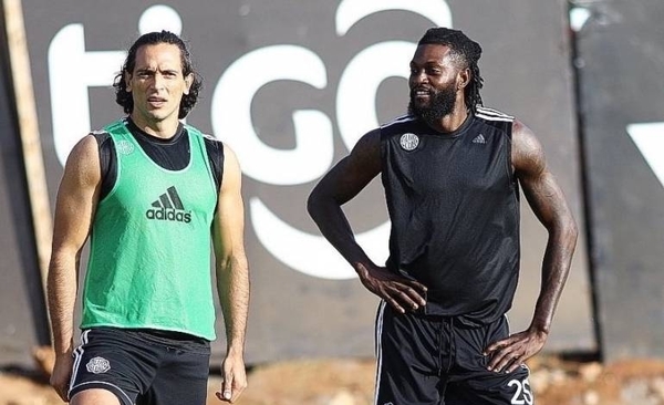 HOY / Roque revela que Adebayor “en algún momento quiere volver”