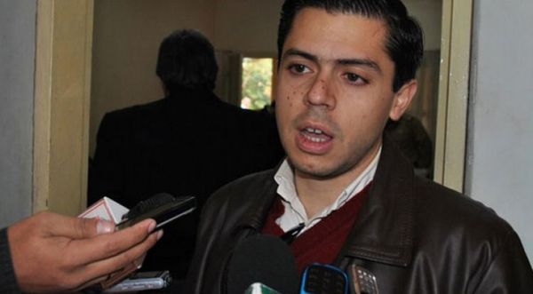 Abogado de Efraín habla de “descarrilamiento” de la Fiscalía por irregularidades en imputación