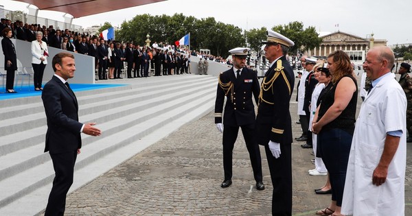 Francia celebra el 14 de julio en “versión COVID”