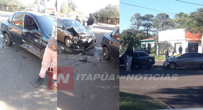 COLISIÓN DE VEHÍCULOS EN EL BARRIO SAN ROQUE DE ENCARNACIÓN 