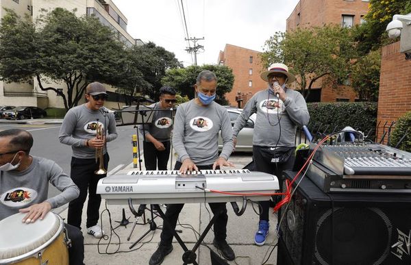 La orquesta en la calle, la “nueva normalidad”de músicos en Colombia - Música - ABC Color