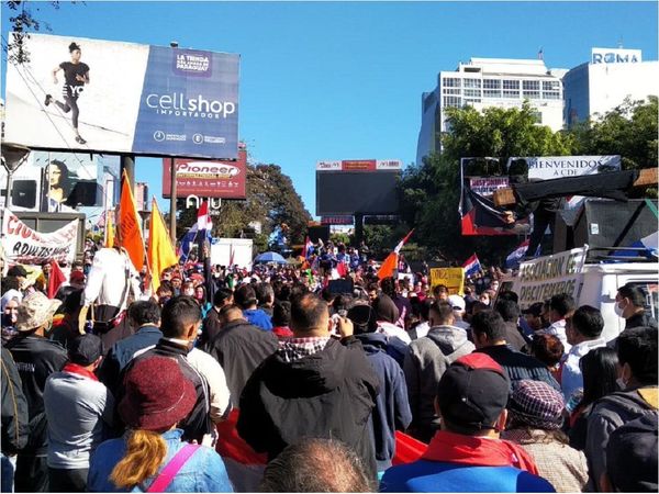 Multitudinaria protesta contra la corrupción en CDE: "La gente se siente abandonada", afirman