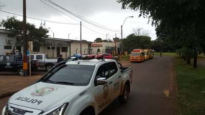 CAMIÓN IMPACTÓ CONTRA UNA TRANSEÚNTE QUE CRUZABA LA CALLE FRENTE A LA EBY.