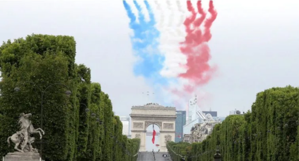 Homenajean a héroes de la pandemia en Francia