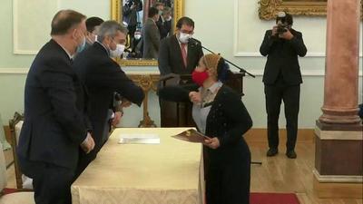 Ejecutivo regulariza la tenencia de tierras de 520 familias campesinas - El Trueno