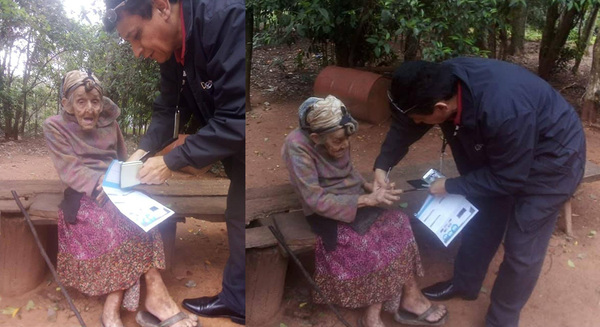 ABUELA DE 100 AÑOS FUE BENEFICIARIA DE PENSIÓN ALIMENTARIA EN ALTO VERÁ. 