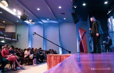 Iglesias evangélicas proponen protocolo para permitir más fieles en cultos y eventos religiosos - Nacionales - ABC Color