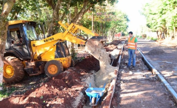 Costanera CDE: Avanzan trabajos de iluminación subterránea y desagüe