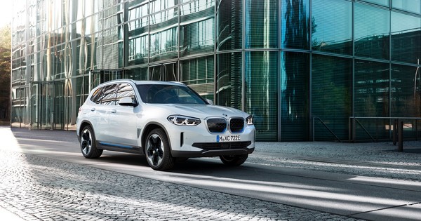 BMW estrenó iX3, su primer SUV 100% eléctrico