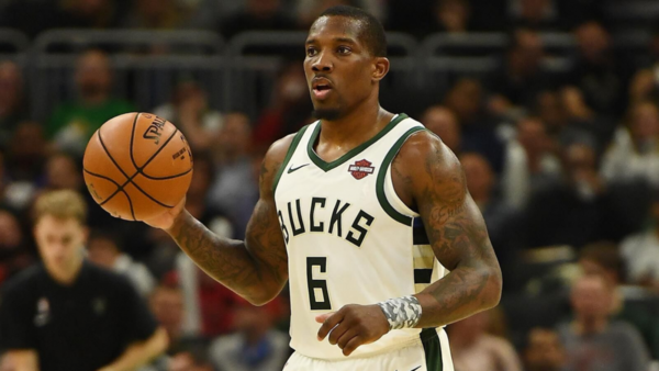 Lakers buscan base en los Bucks