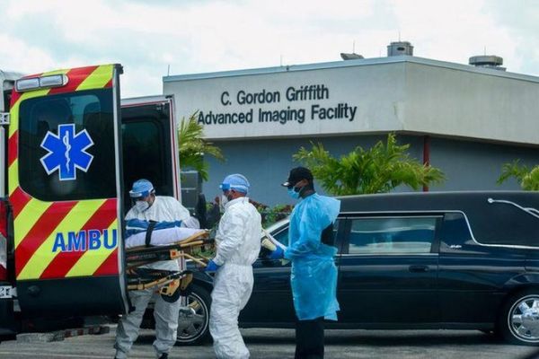 Tres estados del sur de EEUU reportan un aumento récord en cifra de muertos por COVID-19