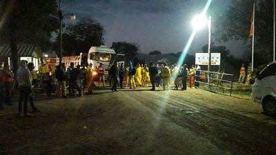 Operadores de empresa contratista de la Ruta Transchaco se manifiestan - Nacionales - ABC Color