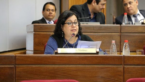 Oposición lidera comisión clave en Senado