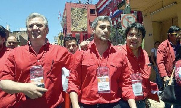 Bacchetta asegura que se debe cambiar a varios ministros y cuestiona liderazgo de Abdo