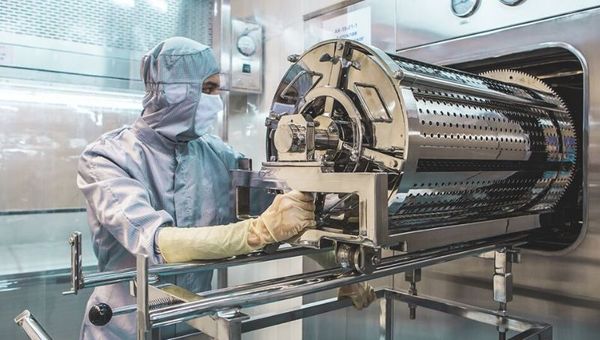 Farmacéutica rusa entrega medicamentos para el COVID-19 (pretende establecer relaciones comerciales con Paraguay)