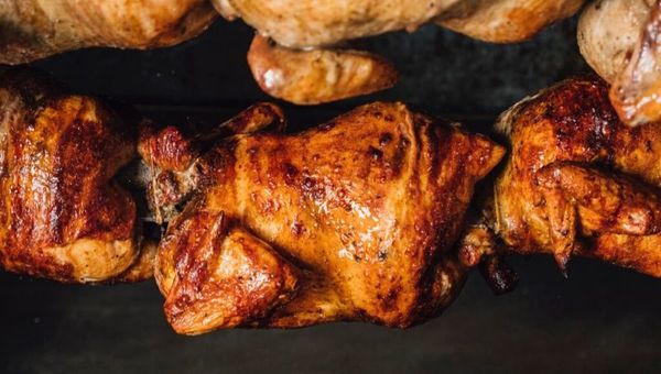 Cachicken está ¡para chuparse los dedos! (pollos deliciosos a la brasa o crispy)