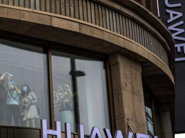 El Reino Unido excluye a la firma china Huawei de su 5G