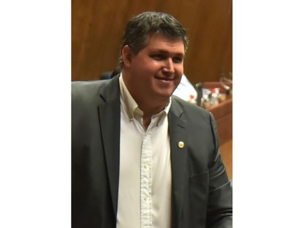 Samaniego contrató firma no habilitada para almuerzo
