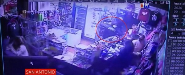 Nuevo violento asalto a minimercado en San Antonio | Noticias Paraguay