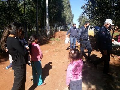 Policías llevaron donación a huerfanitos de víctima de feminicidio