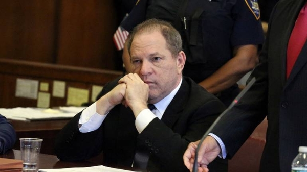 HOY / Juez rechaza acuerdo de 19 millones para compensar a víctimas de Weinstein