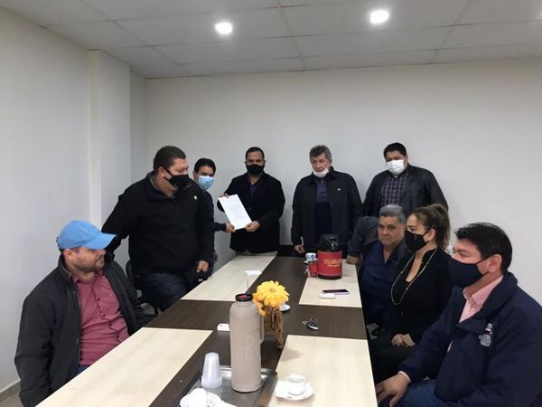 Concejales golpistas de PJC, contratan a hurreros para la Junta Municipal
