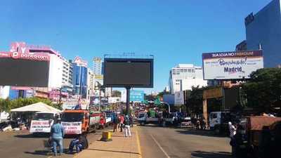 Continúa bloqueo del Puente de la Amistad