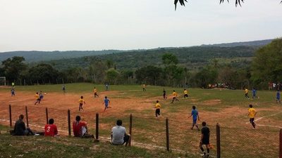 Fútbol en las canchitas podría darse en fase 4: "no es tan sencillo, no hay una decisión", dice viceministro