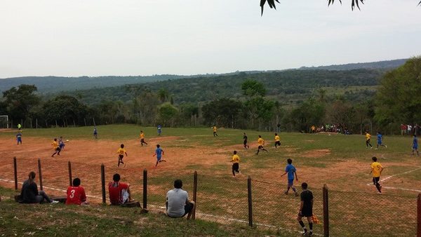 Fútbol en las canchitas podría darse en fase 4: "no es tan sencillo, no hay una decisión", dice viceministro