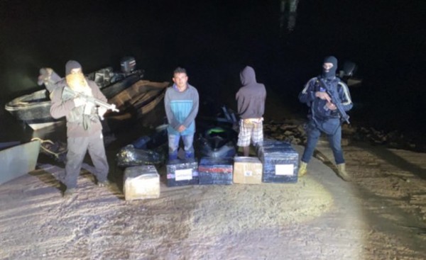 Detienen a dos hombres mientras intentaban pasar mercaderías al Brasil