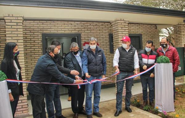 Inauguran laboratorio de biotecnología en Planta Alcoholera de Troche