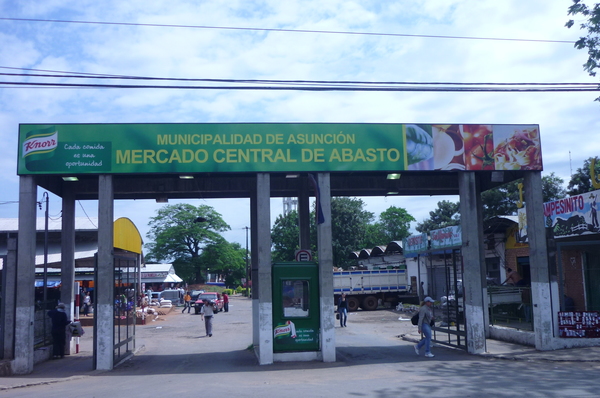 Todo un bloque del Mercado de Abasto cerrado ante dos casos positivos de Covid-19 - Megacadena — Últimas Noticias de Paraguay