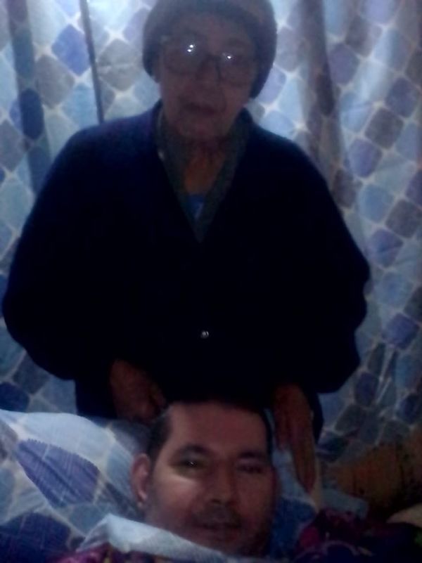 Piden ayuda solidaria para un hombre que está postrado por un derrame cerebral - Nacionales - ABC Color