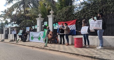 Caso Juliette: manifestantes piden que madre y padrastro vayan a una cárcel