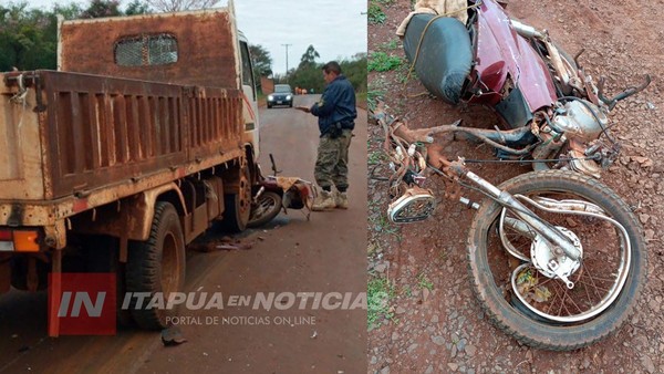 BOMBEROS ASISTEN A MOTOCICLISTA QUE SUFRIÓ ACCIDENTE AL SALIR DE SU CASA.