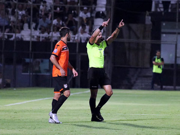 Antes de la pausa, solo un equipo logró mantenerse sin expulsados