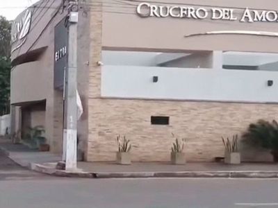 Vecina denunció farra sin fin de 15 personas en motel de San Lorenzo