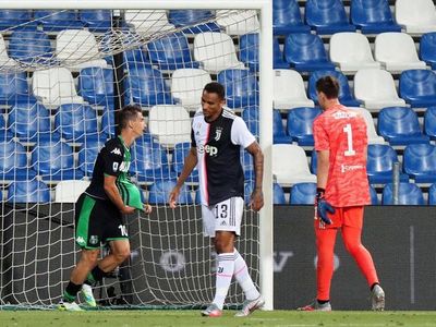Juventus roza el título pese a nuevo tropiezo