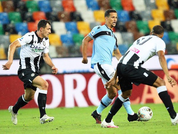 Lazio tropieza y deja en bandeja el título a la Juve