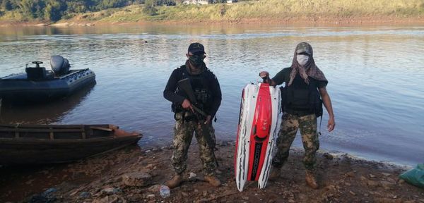 Sobre río Paraná: Incautan lancha a control remoto con celulares de contrabando - ABC en el Este - ABC Color