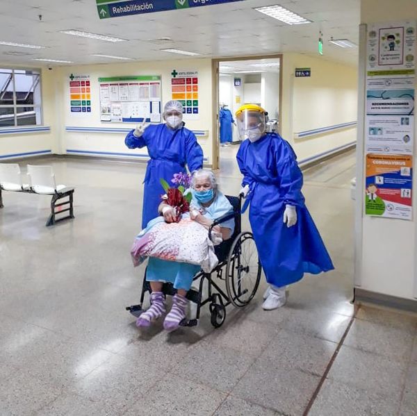 Gracias a su buen estado de salud, mujer de 94 años vence al COVID-19 - ABC en el Este - ABC Color