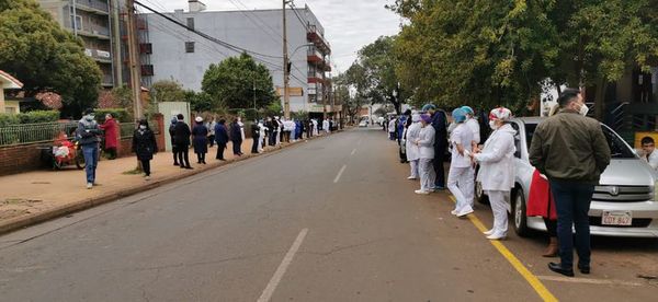 Emotiva despida a enfermero fallecido - Nacionales - ABC Color