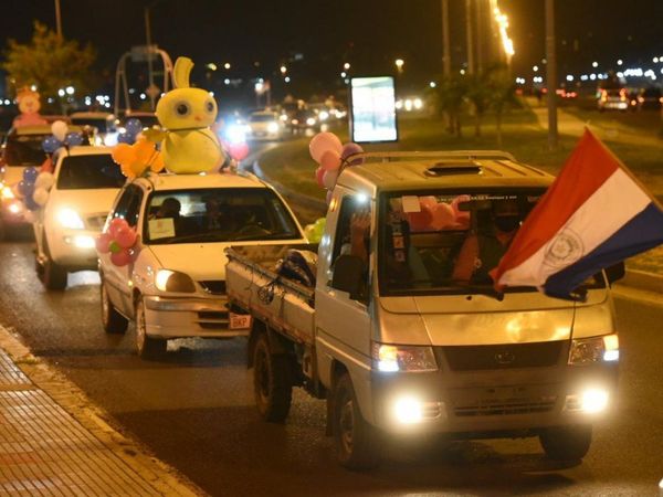 Artistas se manifiestan en la Costanera de Asunción