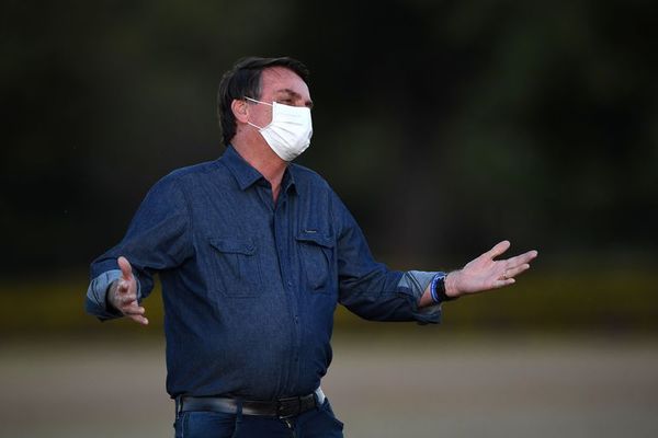 Bolsonaro da positivo de COVID-19 en un nuevo test y seguirá de cuarentena - Mundo - ABC Color